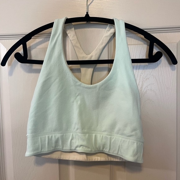 FABLETICS Mint and Cream PowerHold Workout Set - Picture 2 of 5